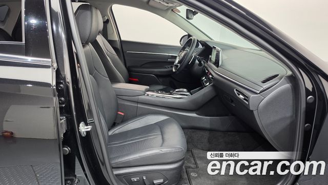 Hyundai Sonata 2022 — photo 16