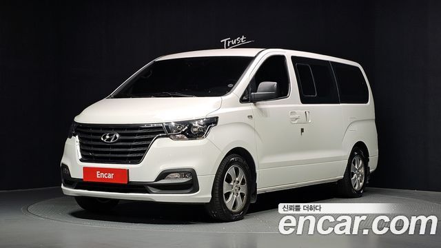 Hyundai Starex 2019 — photo 1