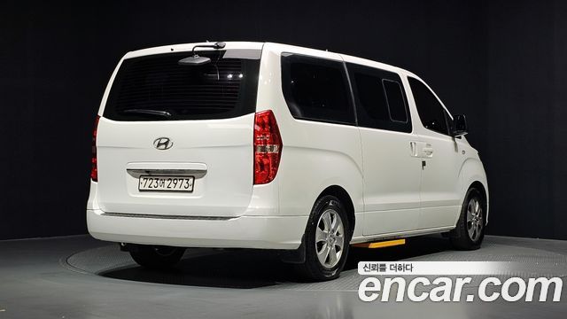 Hyundai Starex 2019 — photo 2