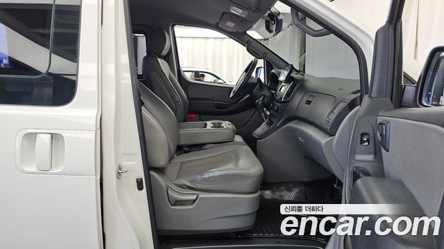 Hyundai Starex 2019 — photo 11