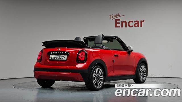Mini Cooper Convertible 2025 — photo 2