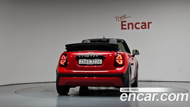 Mini Cooper Convertible 2025 — photo 4