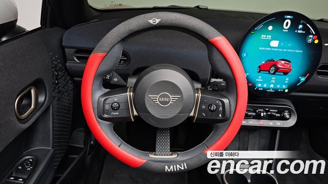 Mini Cooper Convertible 2025 — photo 19