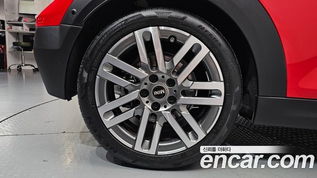 Mini Cooper Convertible 2025 — photo 7