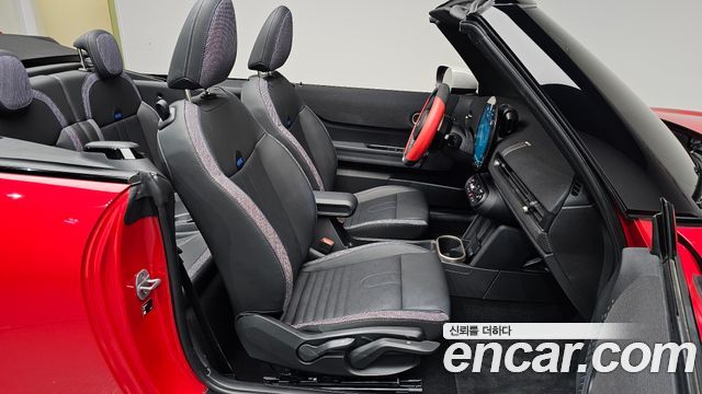 Mini Cooper Convertible 2025 — photo 16