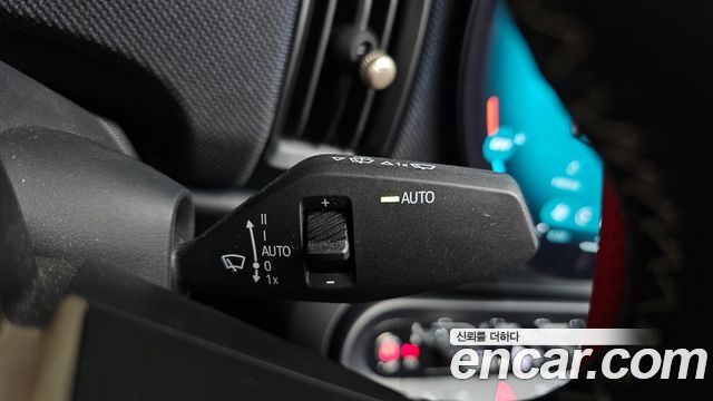 Mini Cooper Convertible 2025 — photo 32