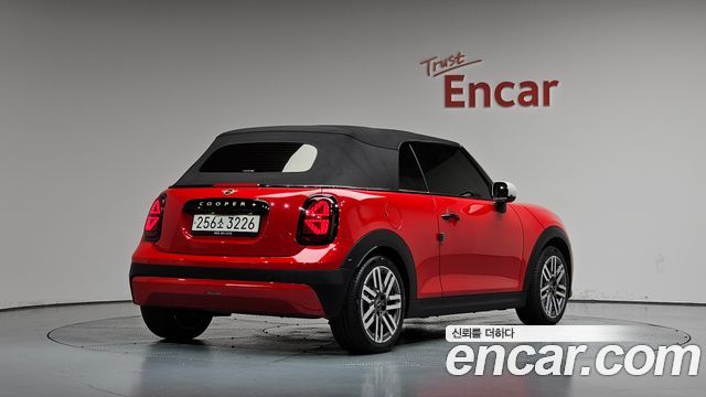 Mini Cooper Convertible 2025 — photo 37