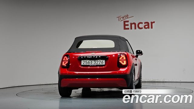 Mini Cooper Convertible 2025 — photo 39