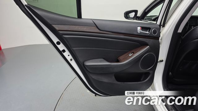 Kia K7 2015 — photo 15