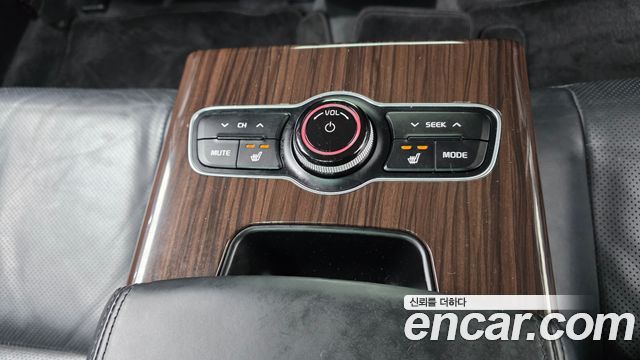 Kia K7 2015 — photo 29