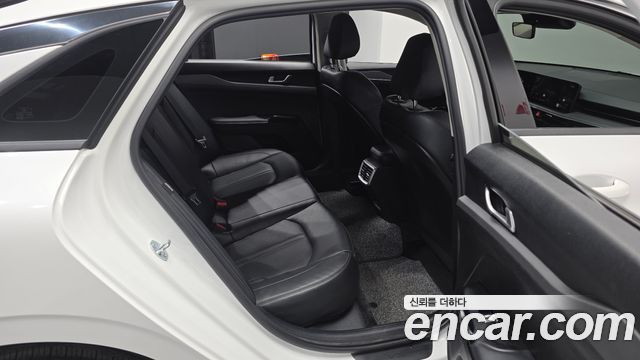 Kia K5 2025 — photo 17