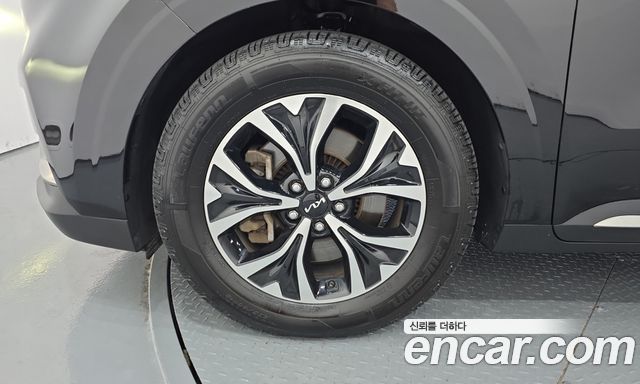 Kia Canival 2023 — photo 5