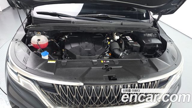 Kia Canival 2023 — photo 6