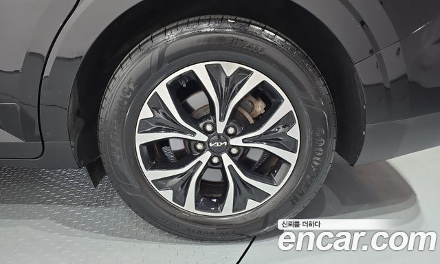 Kia Canival 2023 — photo 7
