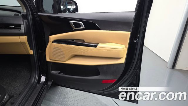 Kia Canival 2023 — photo 15