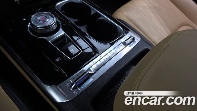 Kia Canival 2023 — photo 28