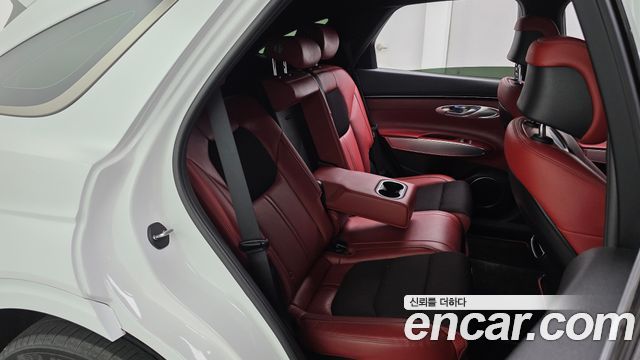 Genesis GV70 2023 — photo 17