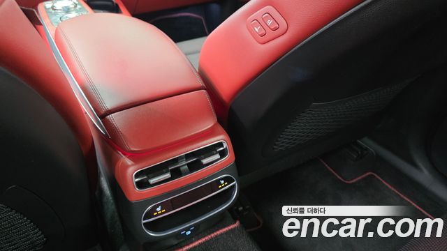 Genesis GV70 2023 — photo 26