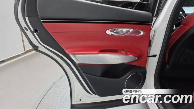 Genesis GV70 2023 — photo 15