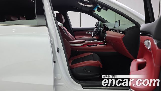 Genesis GV70 2023 — photo 16