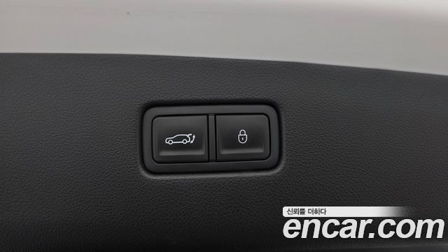 Genesis GV70 2023 — photo 29