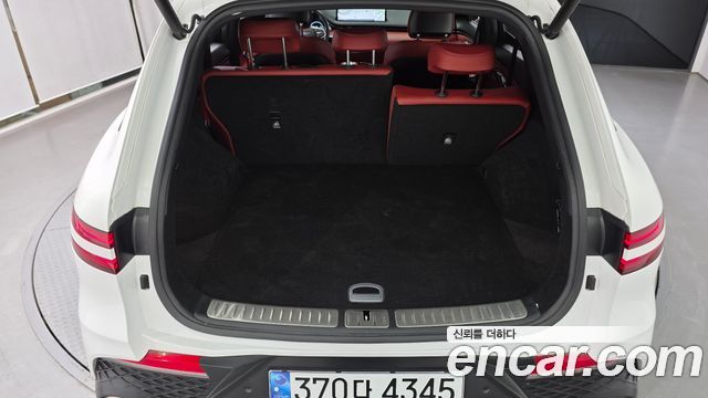 Genesis GV70 2023 — photo 30