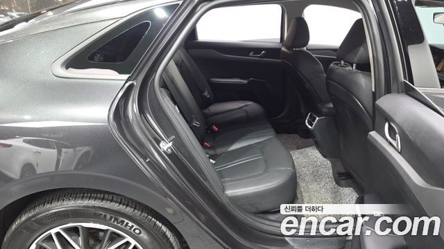Kia K5 2023 — photo 17