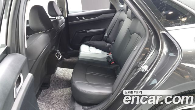 Kia K5 2023 — photo 18