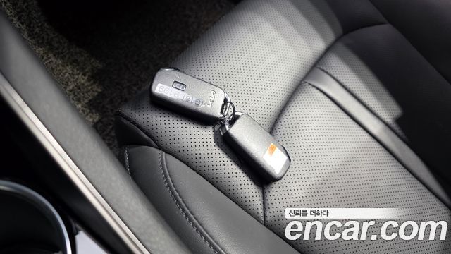 Kia K5 2023 — photo 22