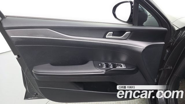 Kia K5 2023 — photo 14