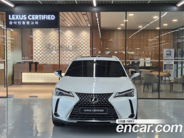 Lexus UX 2026 — photo 3