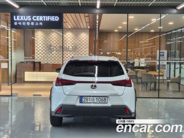 Lexus UX 2026 — photo 4