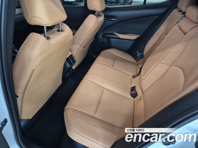 Lexus UX 2026 — photo 11