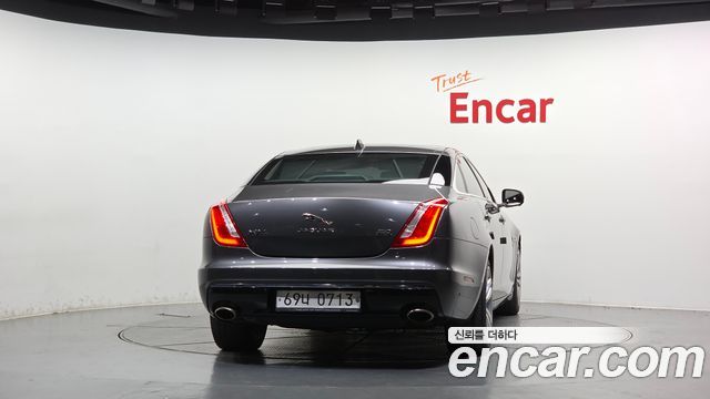 Jaguar XJ 2016 — photo 4