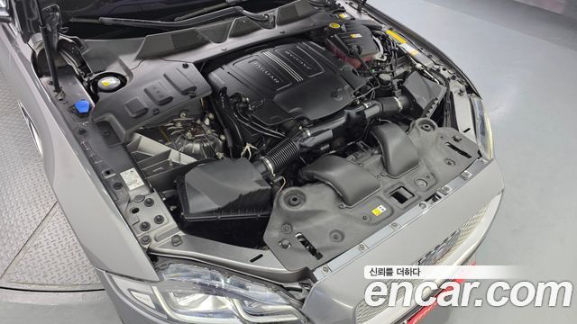 Jaguar XJ 2016 — photo 6