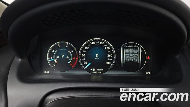 Jaguar XJ 2016 — photo 8