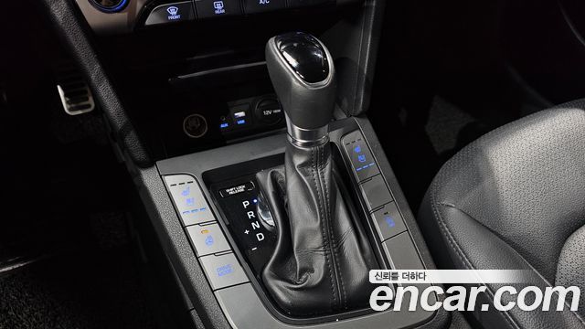 Hyundai AVANTE 2016 — photo 9