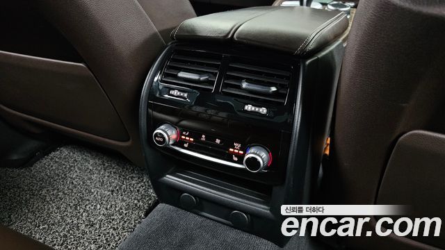 BMW 5-Series 2018 — photo 19