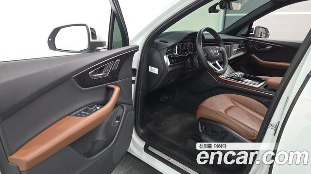 Audi Q7 2022 — photo 10