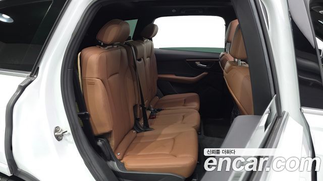 Audi Q7 2022 — photo 11