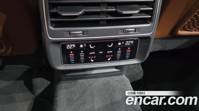 Audi Q7 2022 — photo 19