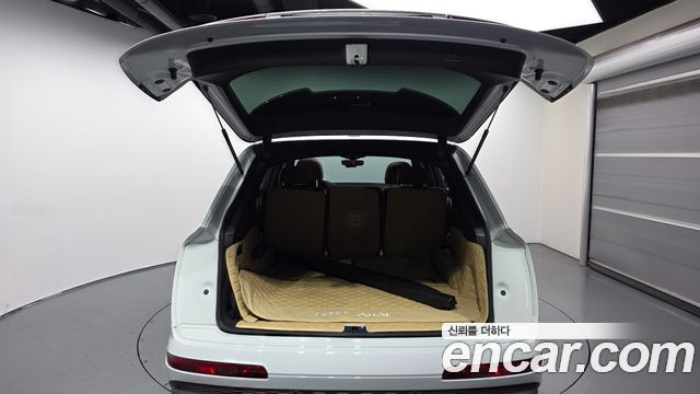Audi Q7 2022 — photo 20