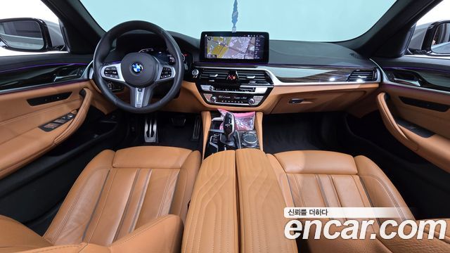 BMW 5-Series 2021 — photo 10