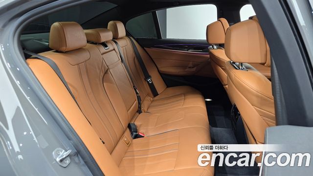 BMW 5-Series 2021 — photo 17