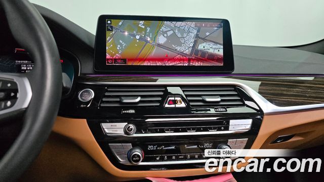 BMW 5-Series 2021 — photo 18