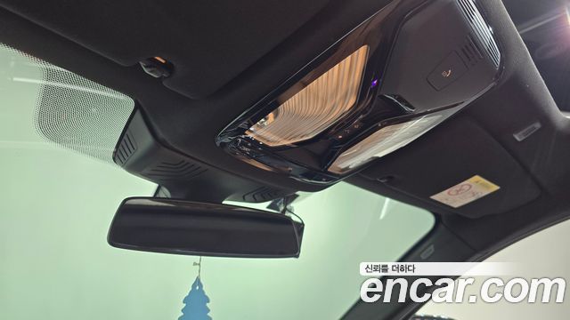 BMW 5-Series 2021 — photo 24