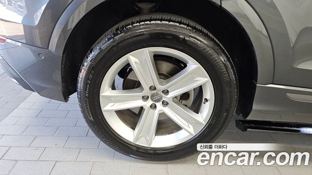 Audi Q8 2021 — photo 5
