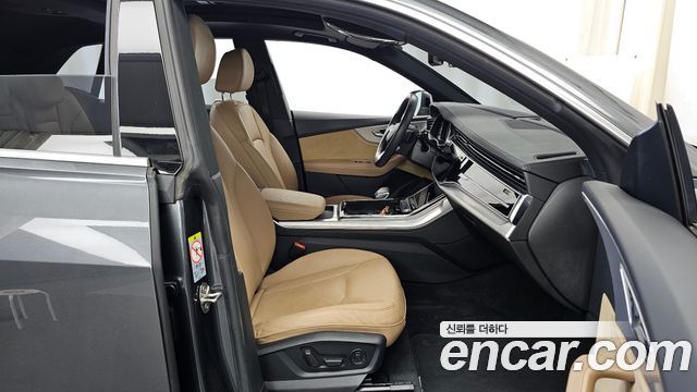Audi Q8 2021 — photo 17