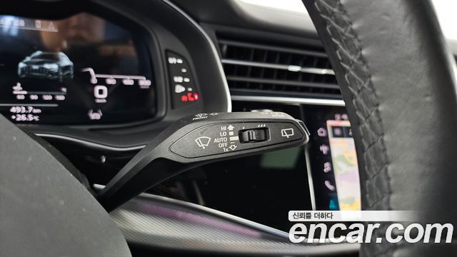 Audi Q8 2021 — photo 30