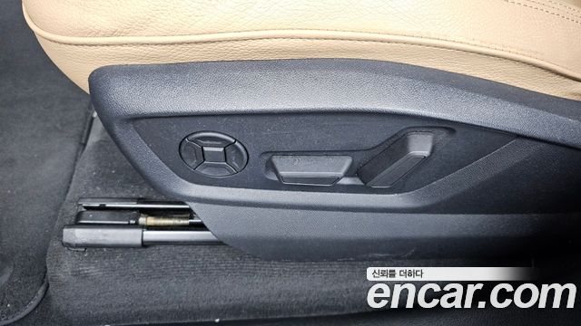 Audi Q8 2021 — photo 31